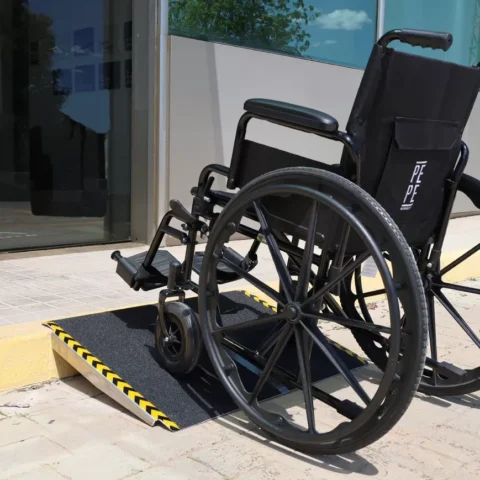 Rampa apmales, pakāpiena pārvarēšanai 60 cm